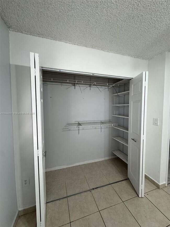Building Photo - 7101 Miami Lakes Dr