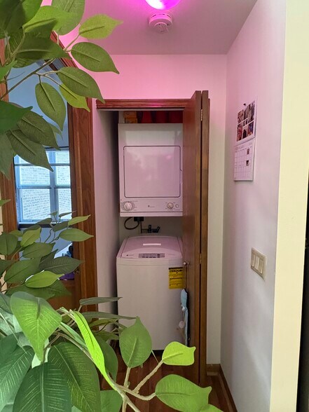 Building Photo - 5 High Point Woods Dr