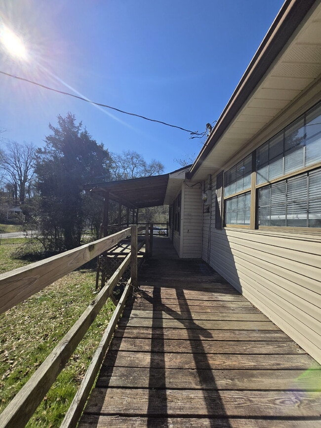 Building Photo - Nice House in Rossville