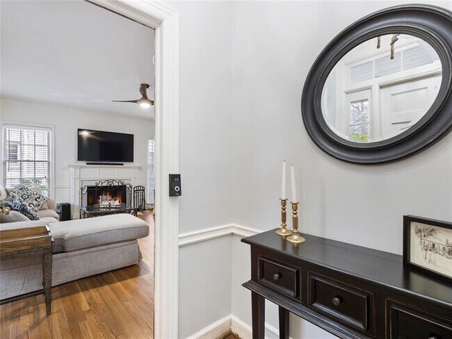 Building Photo - 1872 Wycliff Rd NW