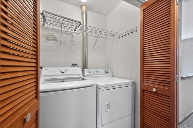 Building Photo - 2632 Canyon Dr