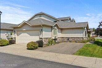 Building Photo - Gated Black Bay Community condo 3 bed 2.5 bath