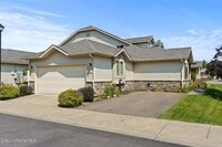 Building Photo - Gated Black Bay Community condo 3 bed 2.5 bath
