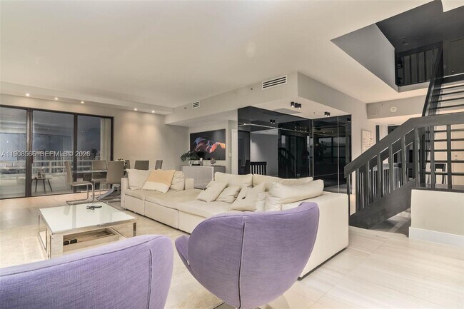 Building Photo - 20355 NE 34th Ct