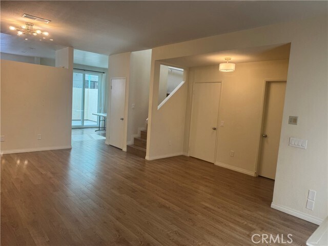 Building Photo - 278 S Oak Knoll Ave