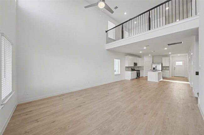 Building Photo - 4307 Camden Lakes St