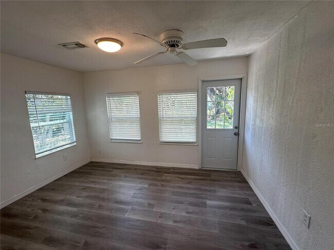 Building Photo - 1818 San Mateo Dr