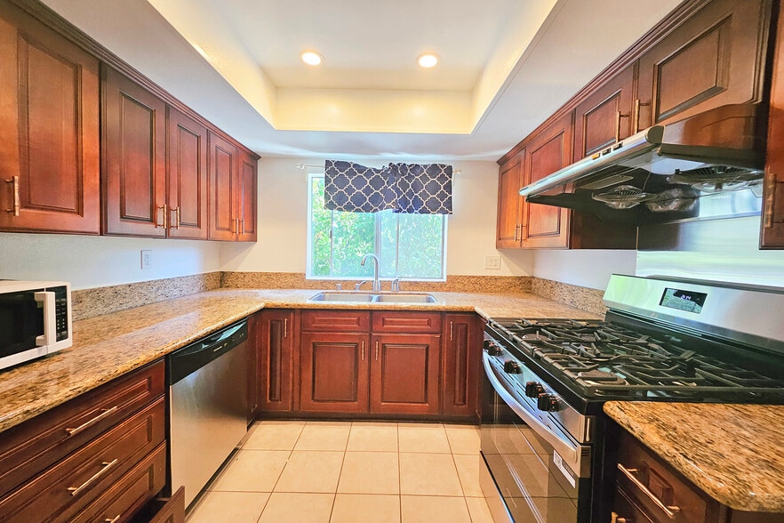 Building Photo - 1454 E Orange Grove Blvd