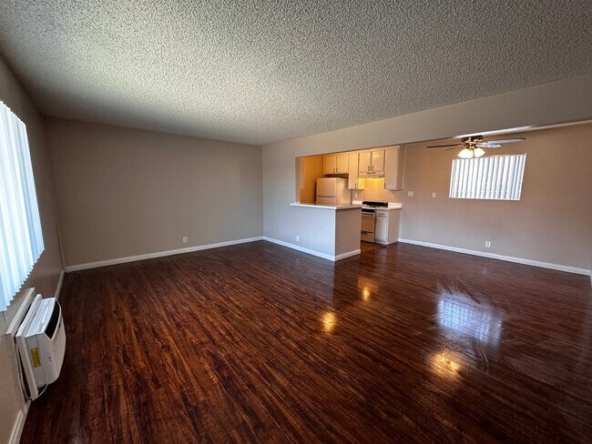 Building Photo - 5130 N Glendora Ave