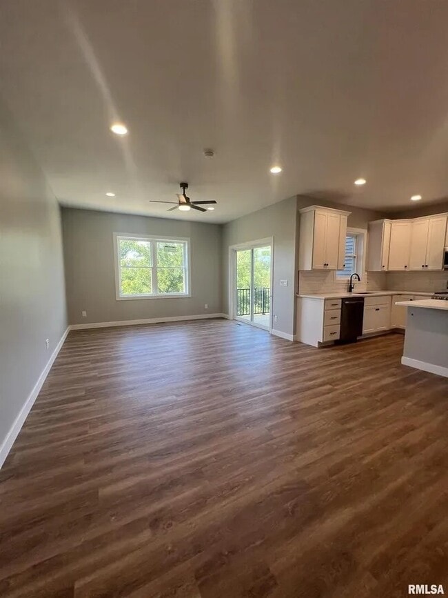 Building Photo - 5246 Pandit Dr