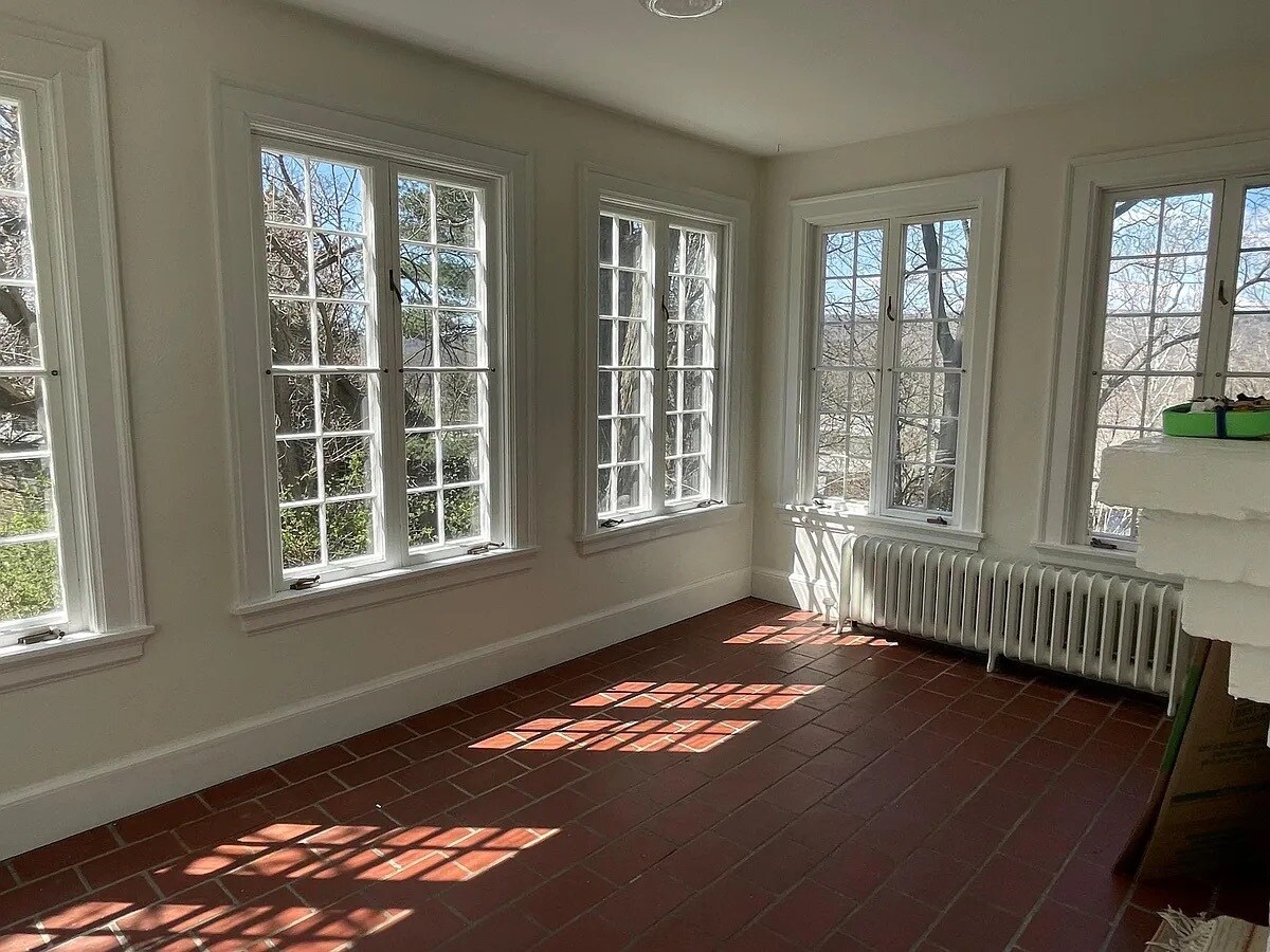 Building Photo - 24 Renwick Heights Rd