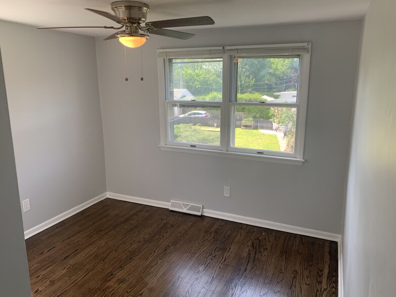 Bedroom 1 - 150 S Lecato Ave