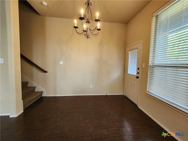 Building Photo - 501 Creekside Cir