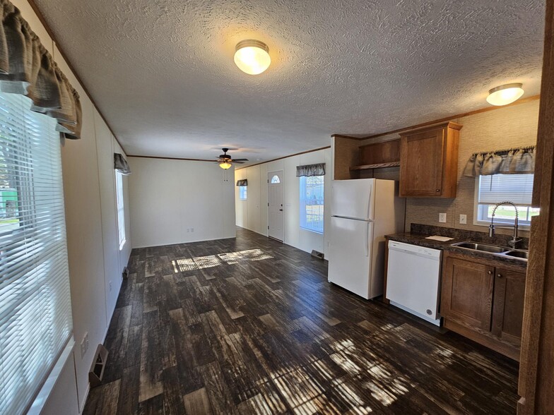 Building Photo - 9 Mapledale Acres