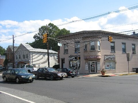 Building Photo - 476 Main St