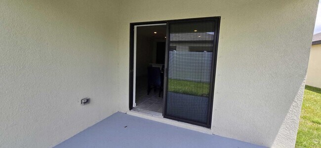 Building Photo - 528 Seafoam Cir