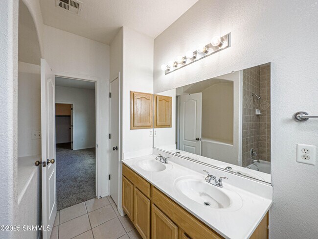 Building Photo - 3742 Piedras Negras Dr