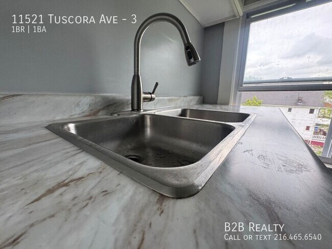 Building Photo - 11521 Tuscora Ave