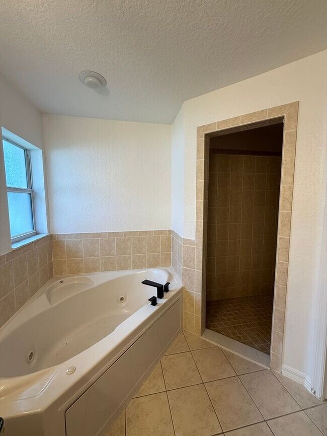 Building Photo - 8161 SW 128th Lp
