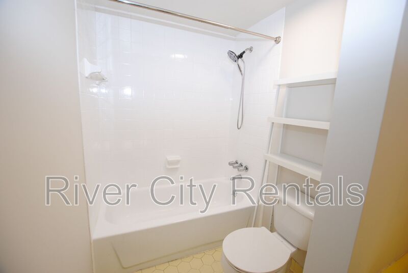 Building Photo - 7769 Point Vicente Ct