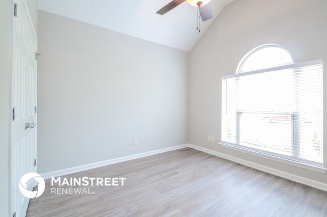 Building Photo - 568 Fox Run Cir