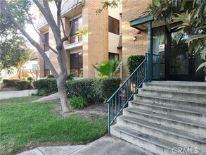 Building Photo - 413 Hawthorne St