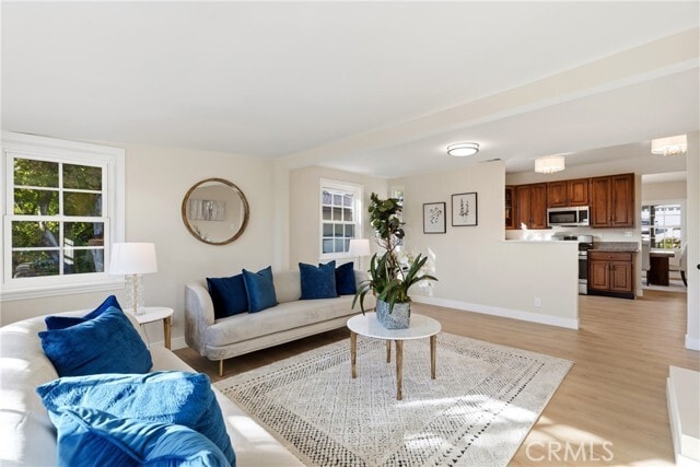 Building Photo - 274 W Laurel Ave