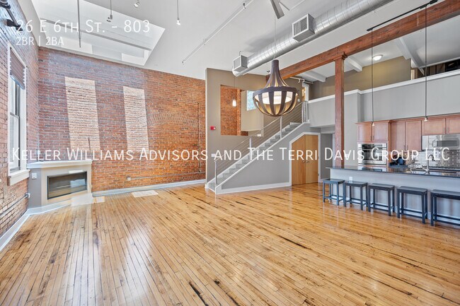 Building Photo - 26 E 6th St