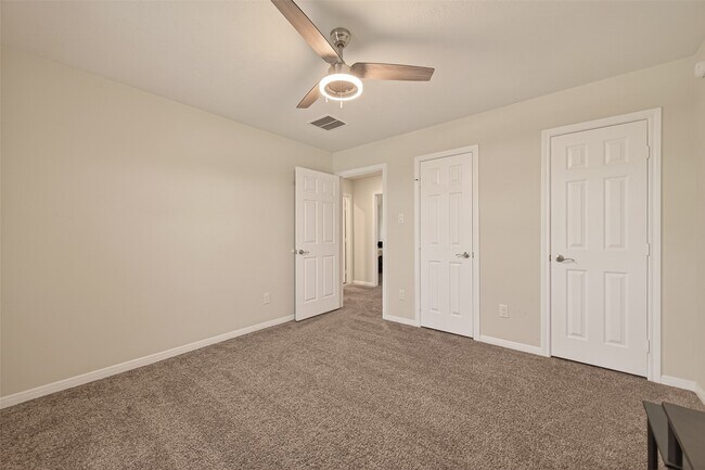 Building Photo - 6546 Grapevine Bend