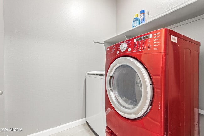 Building Photo - 9746 E Tumbleweed Ave