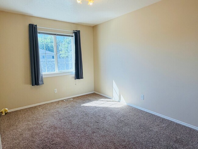 Building Photo - 113 Penhurst Pl