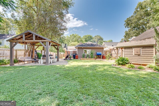 Building Photo - 2104 Delano Dr NE