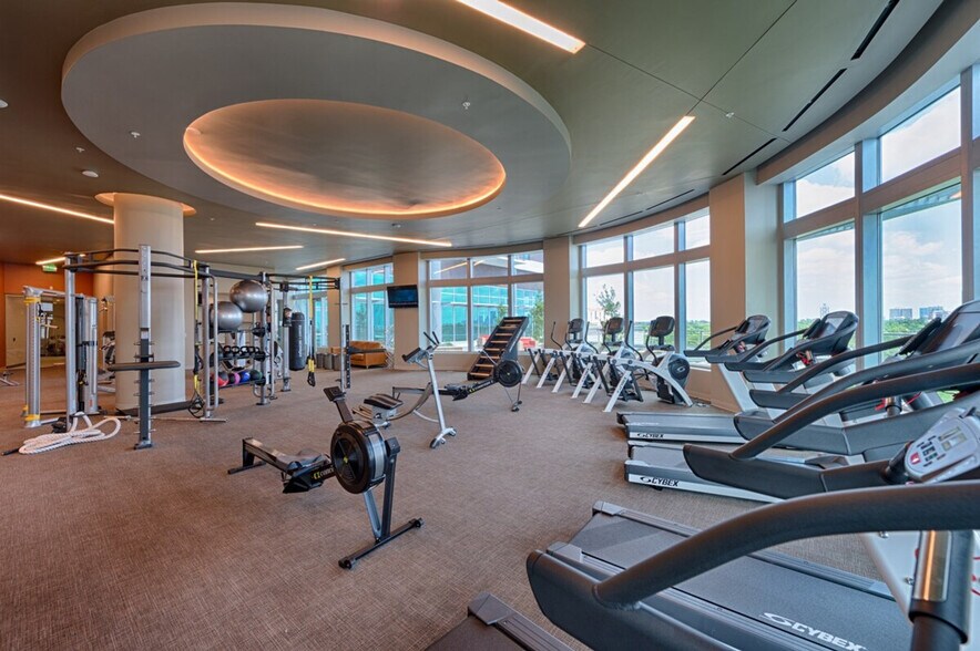 Building Photo - 2121 Holcombe Blvd