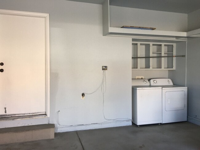 Building Photo - Great Location close to shopping at Durango and Summerlin Parkway