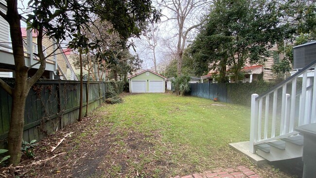 Building Photo - 3 Bedroom 2.5 Bath House in Radcliffeborough - Downtown Charleston