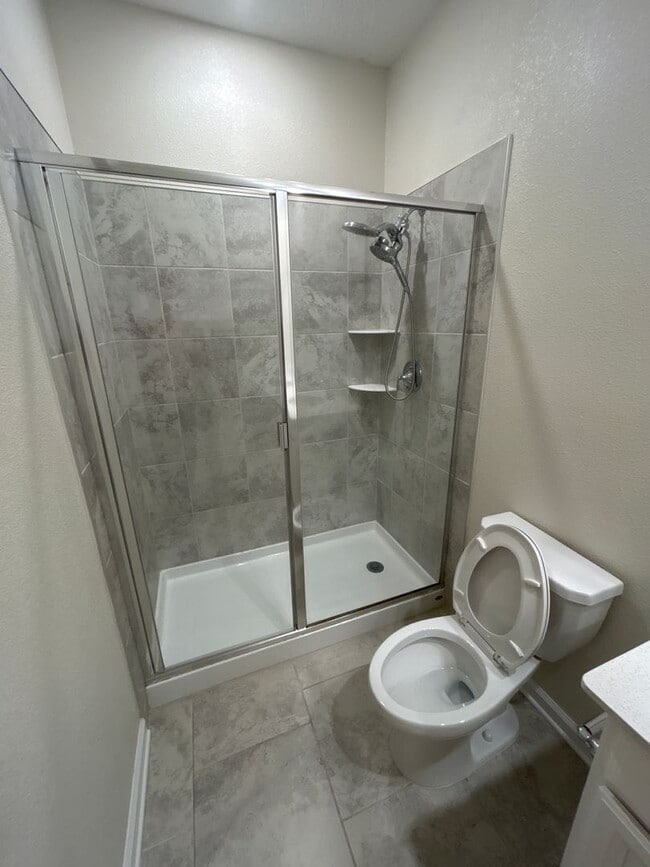 Building Photo - Magnetite Loop