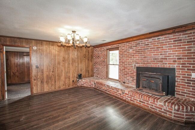 Building Photo - 6228 Rocky Ford Rd