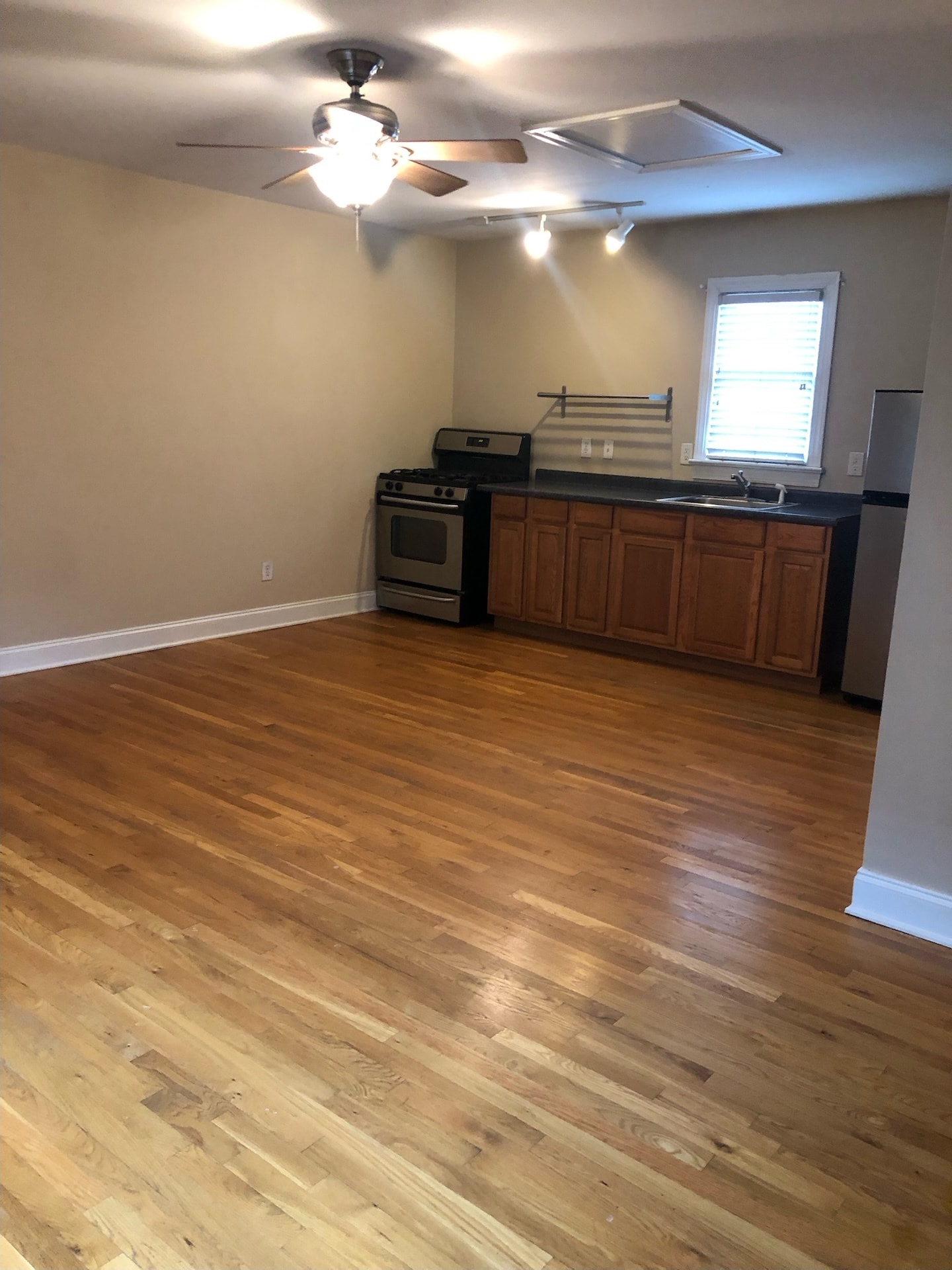 Building Photo - 337 Martin Luther King Jr Dr