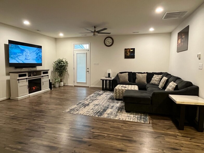 Building Photo - 4002 Carrie Mill Xing