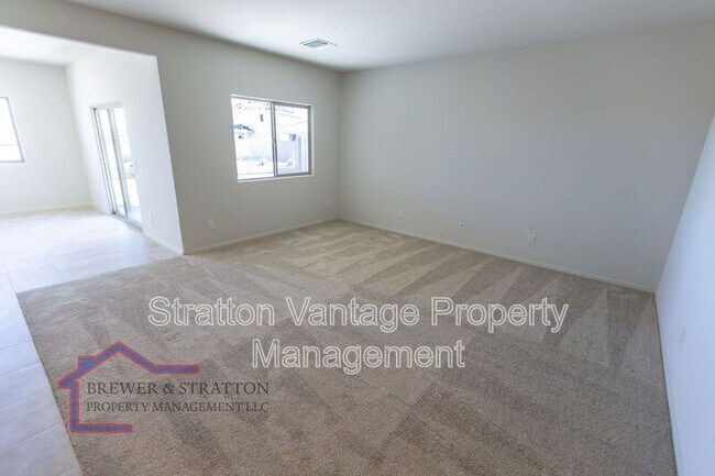 Building Photo - 18473 N Lakeside Dr