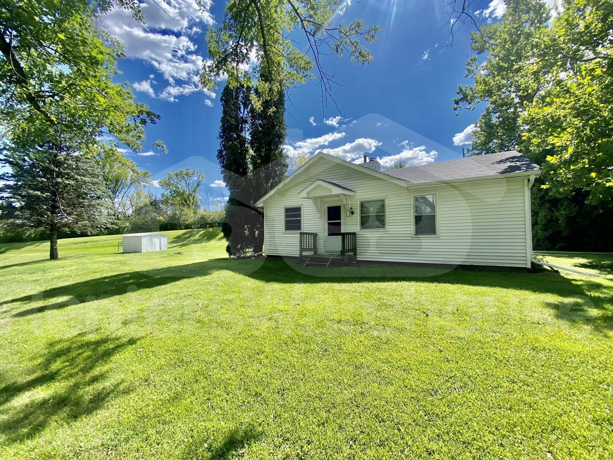 Building Photo - 3392 Ute Ave