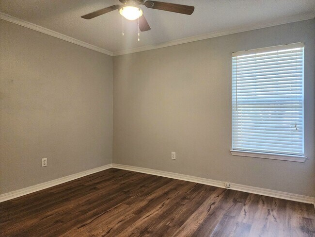 Building Photo - Adorable back yard in Gulf Shores - 3/2