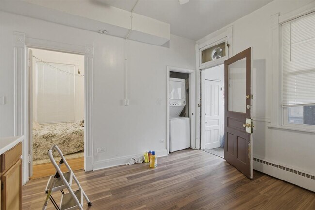 Building Photo - 3507 N Seminary Ave