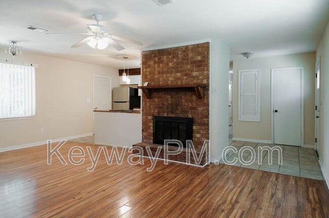 Building Photo - 2841 Pheasant Dr