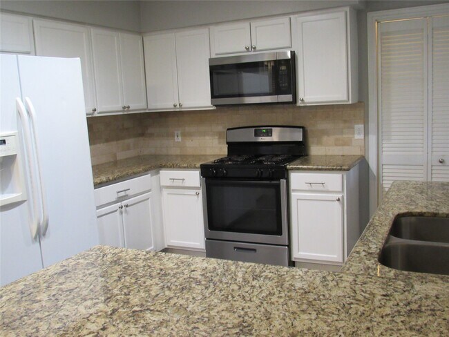 Building Photo - 22710 Leedstown Ln