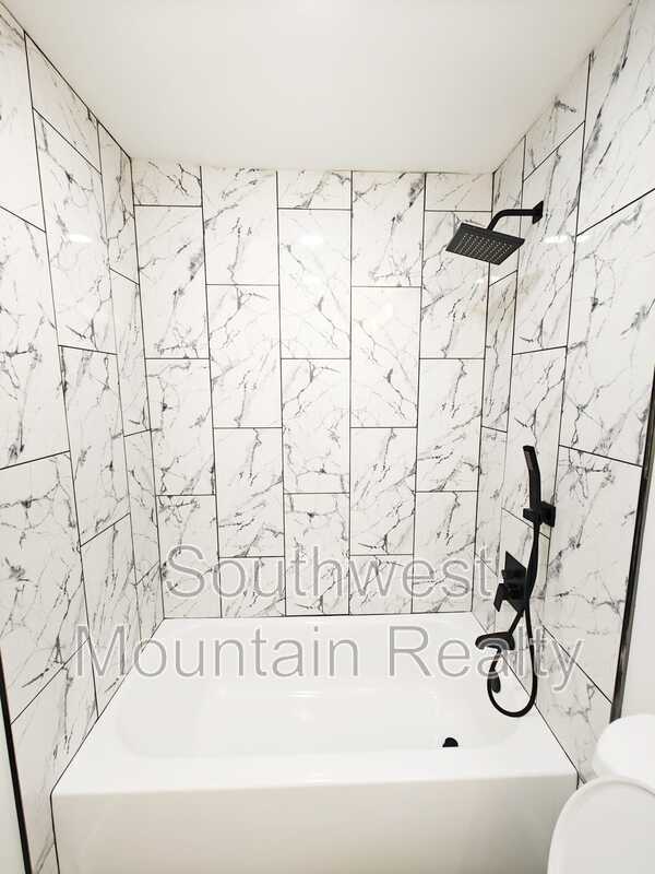 Building Photo - 7412 N 62nd Ave