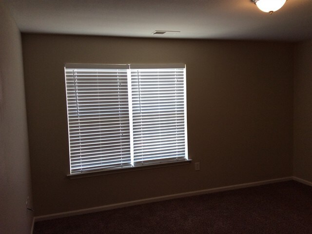 Building Photo - 10717 Pointer Ridge Dr