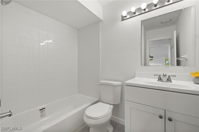 Building Photo - 16841 Sanibel Sunset Ct