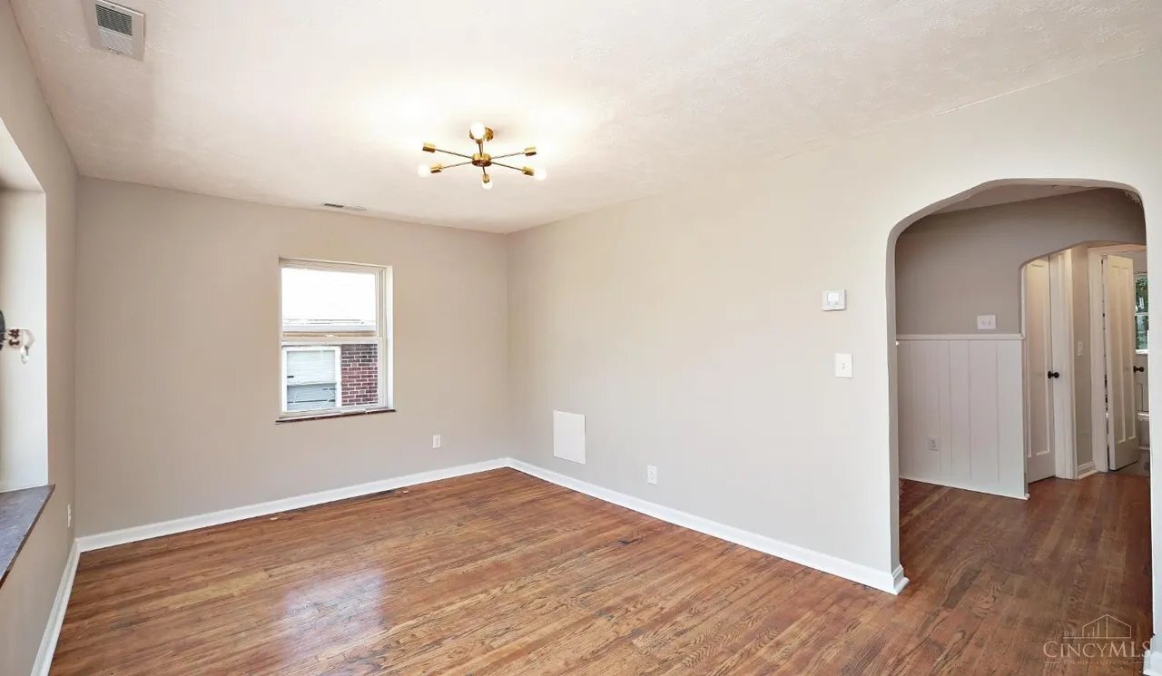 Building Photo - 2992 W McMicken Ave