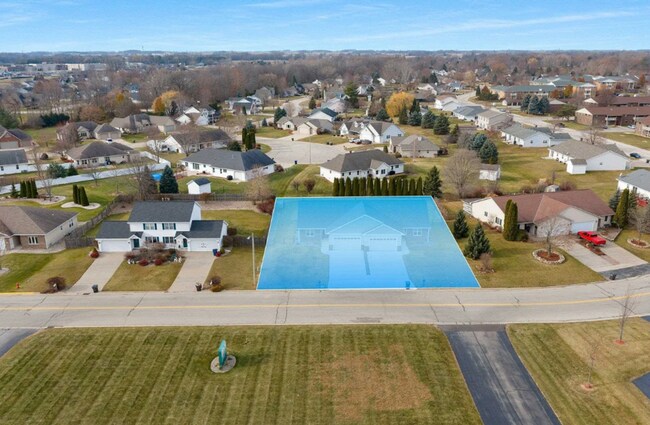 Building Photo - 4 Bedroom- 2.5 Bathroom New Build Duplex- Pulaski!